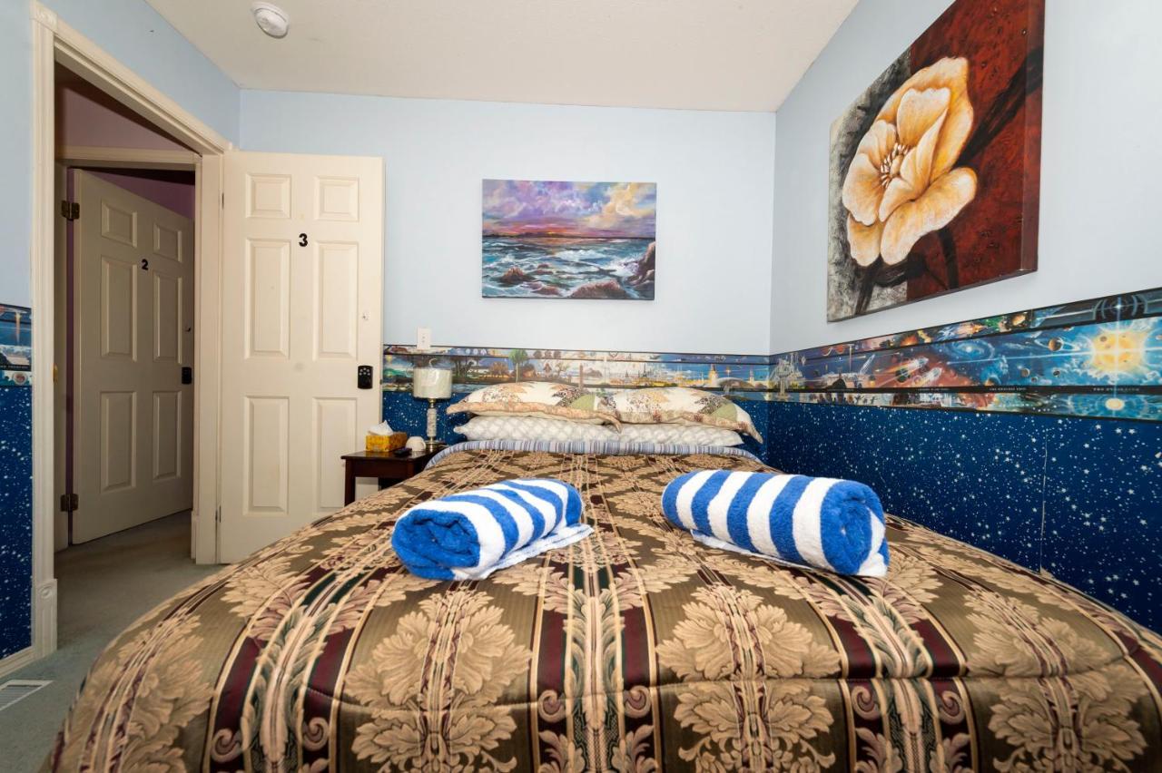 Anita'S Bed & Breakfast Private Room With Ac Abbotsford Exterior photo